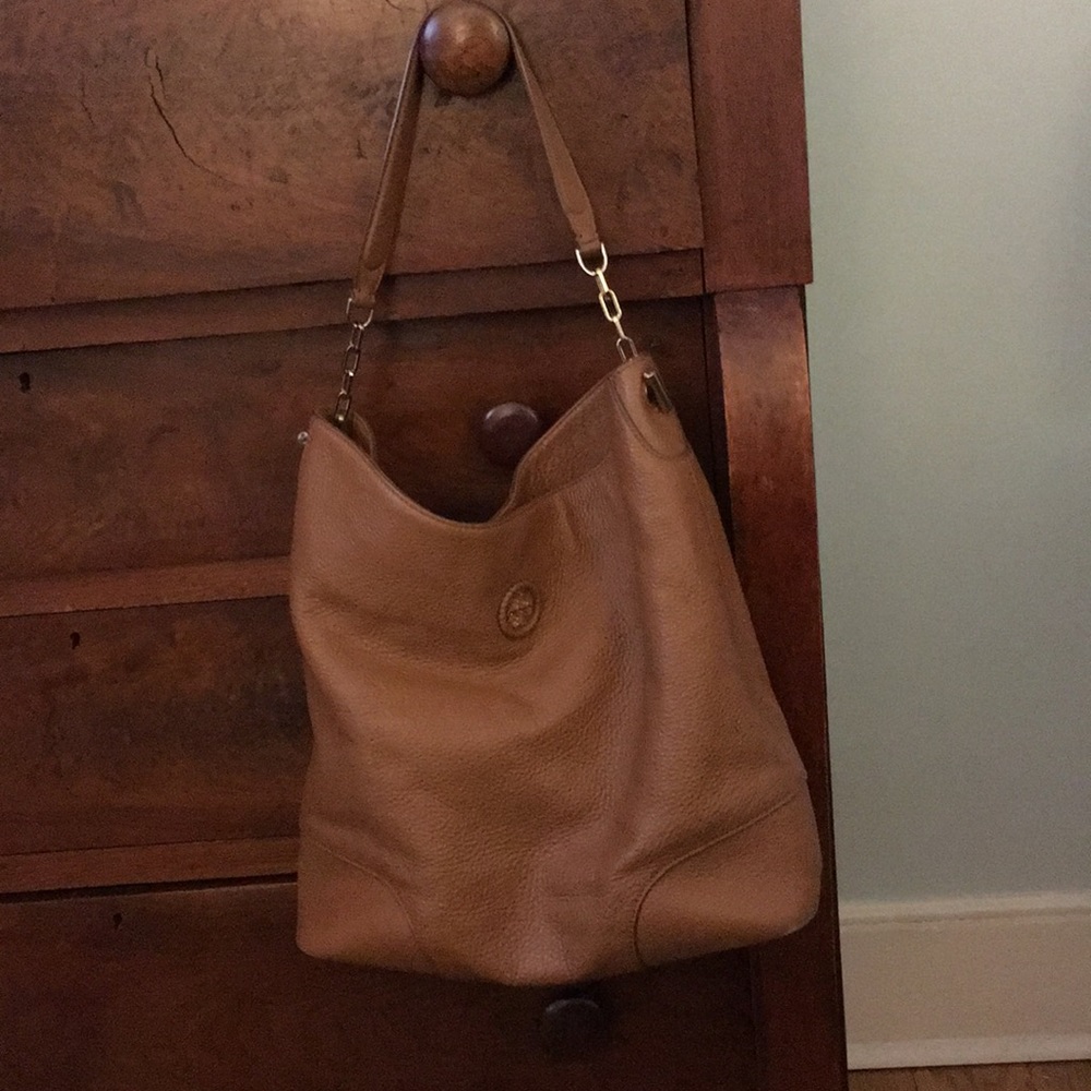 🔥🔥Tory Burch Brown Leather Hobo.         PRICE DROP!!